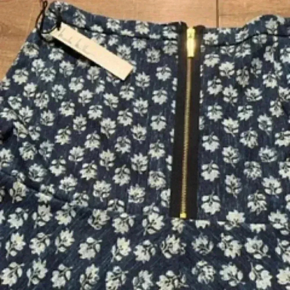 NEW Nicole Miller blue Floral Stretch Denim Flare Skirt Women’s Sz Large NWT - Picture 12 of 12